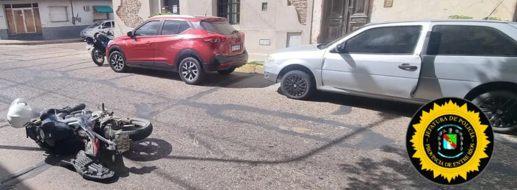 Concepción del Uruguay: una mujer abrió la puerta de un auto y provocó que un motociclista chocara