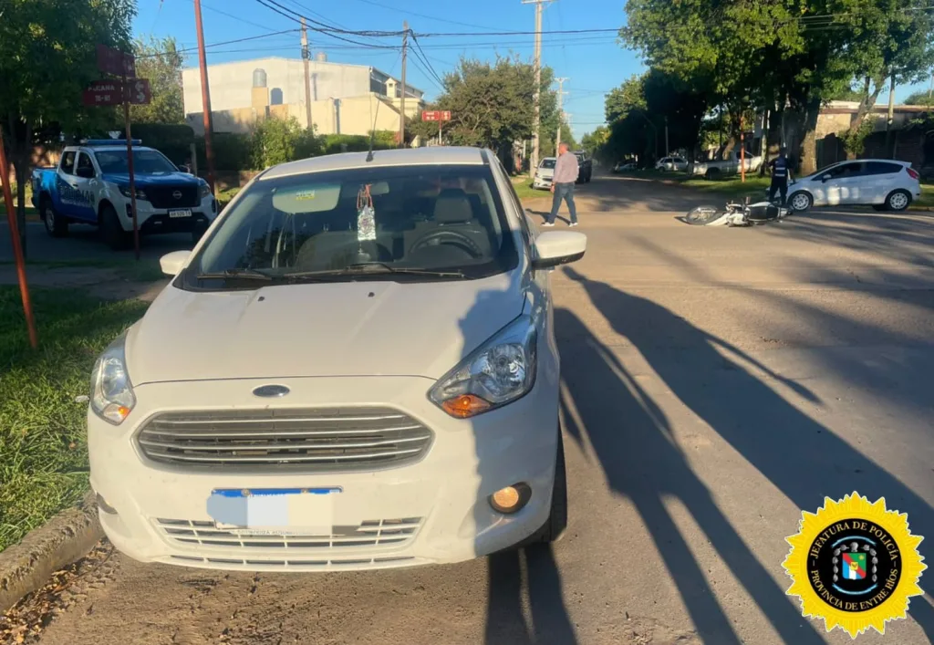 Accidente de tránsito en la esquina de Paraná y Mitre en Federal