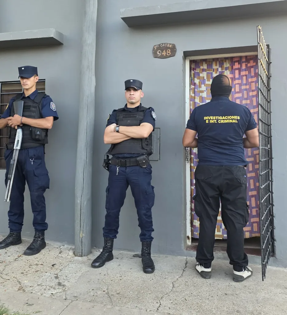 Allanamientos en Concordia: secuestran armas, drogas y más de un millón de pesos tras una investigación por robo