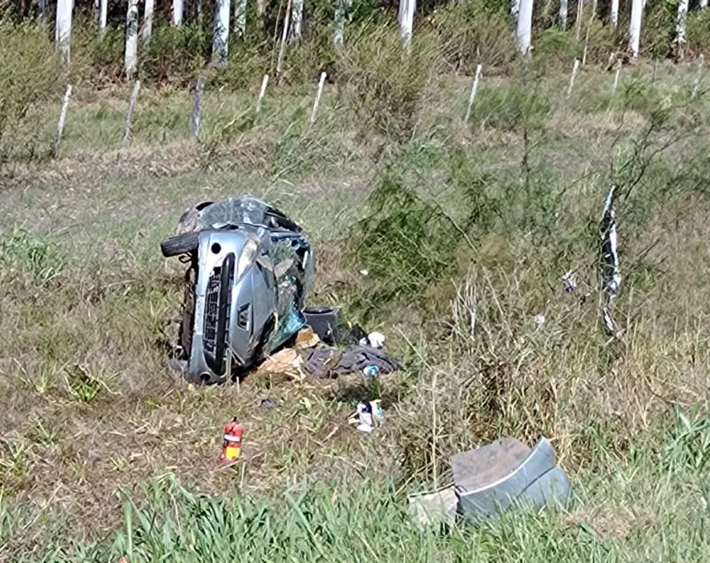 Una niña murió tras un despiste y vuelco en la Autovía Artigas