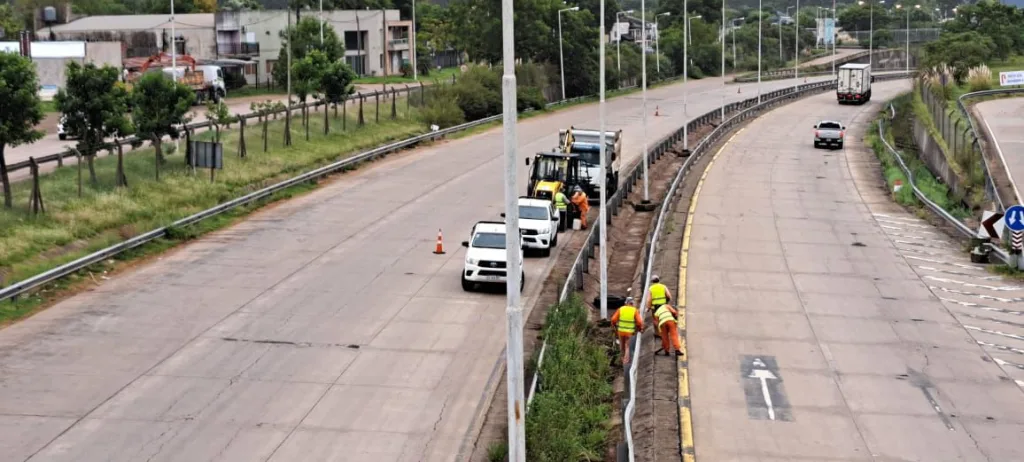 Avanzan trabajos de mantenimiento en rutas nacionales 12 y 14 del corredor vial