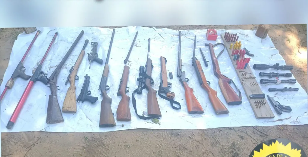 Allanamiento en La Paz: secuestran un arsenal y detienen a un hombre
