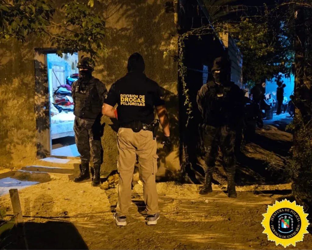 Allanamientos por narcomenudeo en Federal: tres personas fueron detenidas