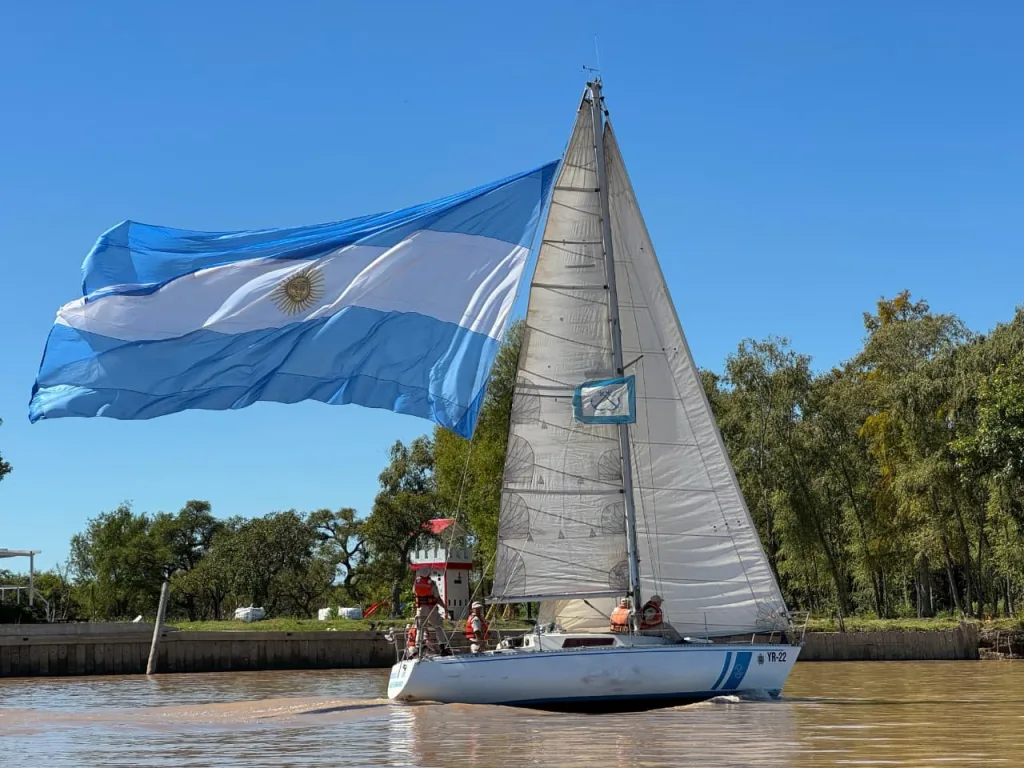 Invitan a recorrer los veleros de la Prefectura Naval en el puerto local