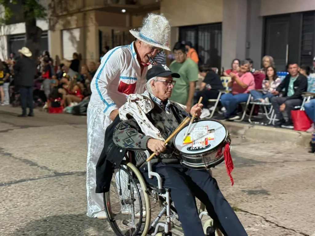La alegría del Carnaval volvió para los Adultos Mayores
