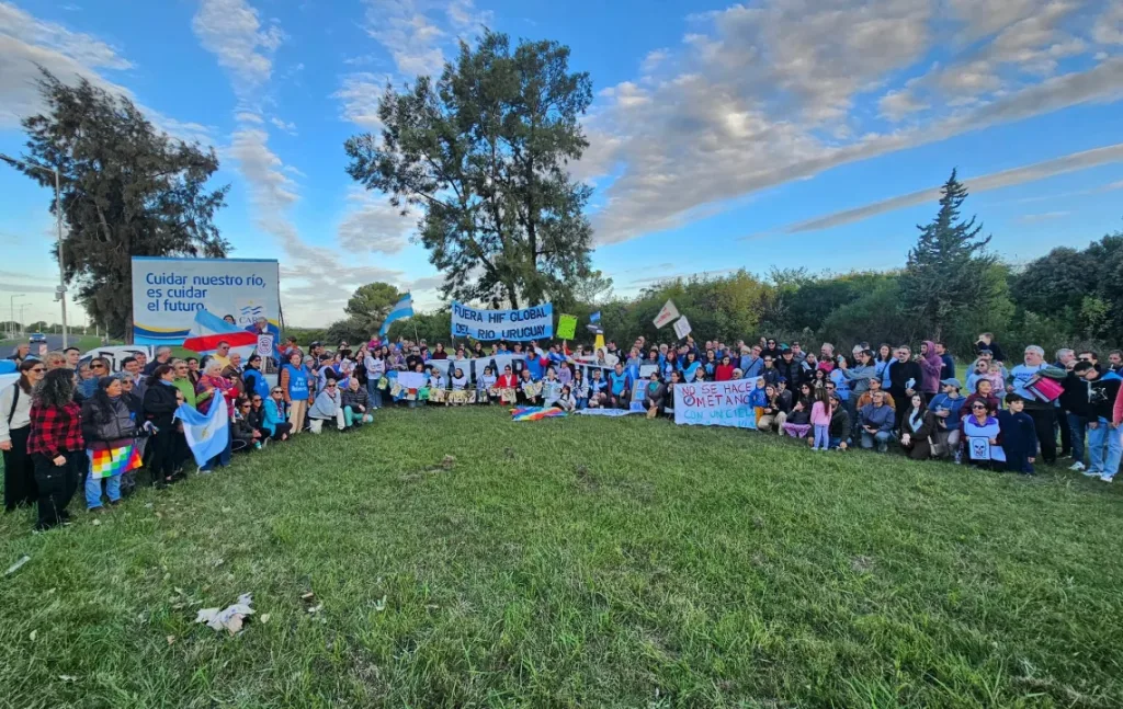 Vecinos redoblan la movilización en defensa del río Uruguay