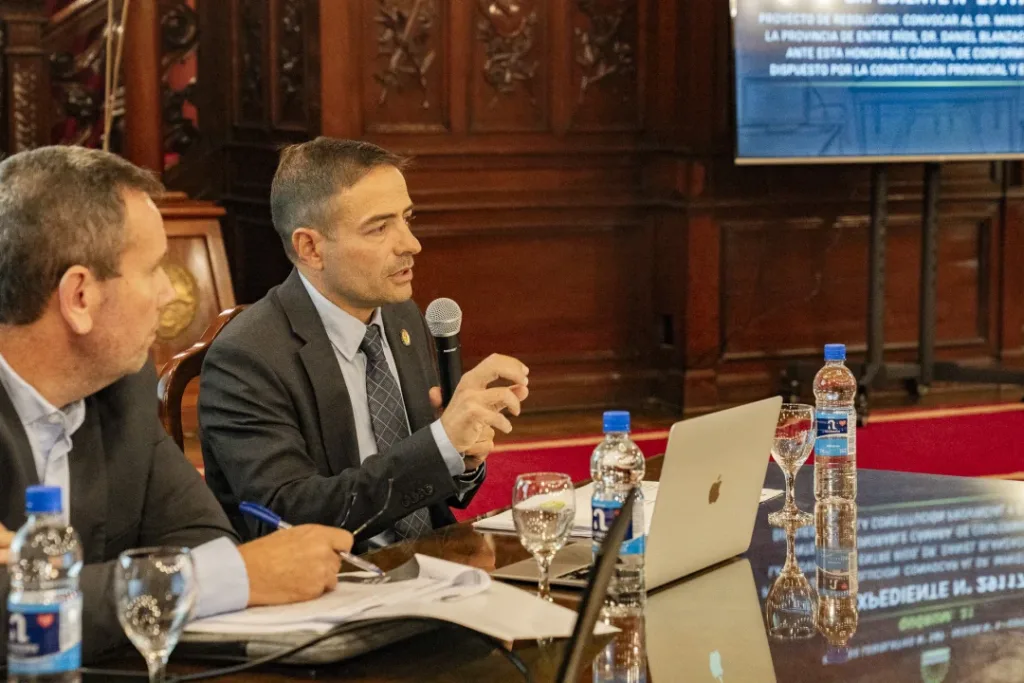 Blanzaco expuso en la Legislatura y ratificó la prioridad de la salud mental en la gestión