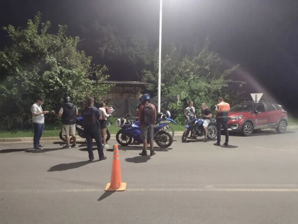 Refuerzan controles nocturnos en espacios públicos por el fin de semana largo