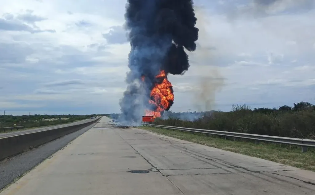 Tragedia en Ruta 14: murió un camionero tras un choque e incendio y hay un detenido