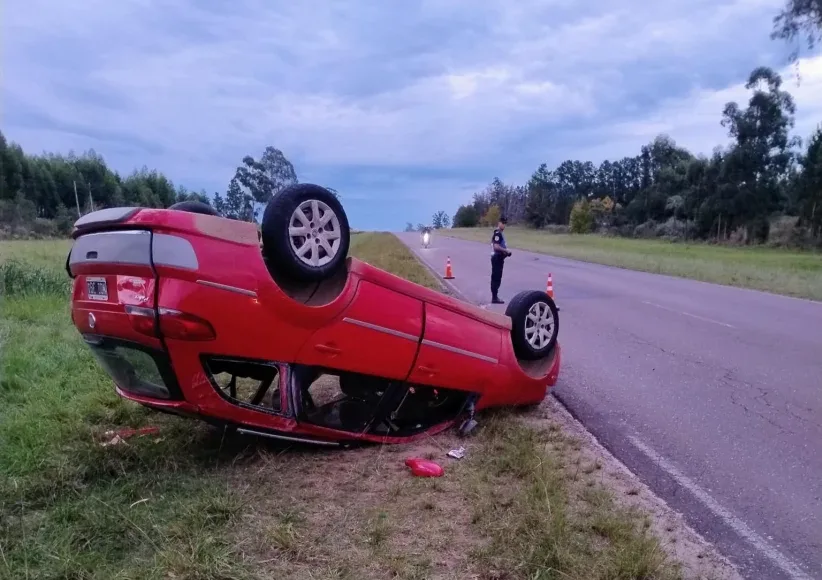 Vuelco en Ruta 015: una mujer y acompañantes fueron hospitalizados