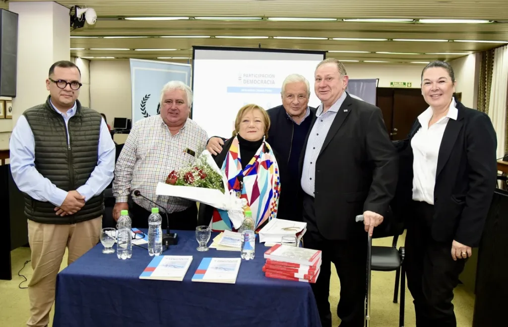 Celeste Pérez presentó su libro “Más Participación = Más Democracia”