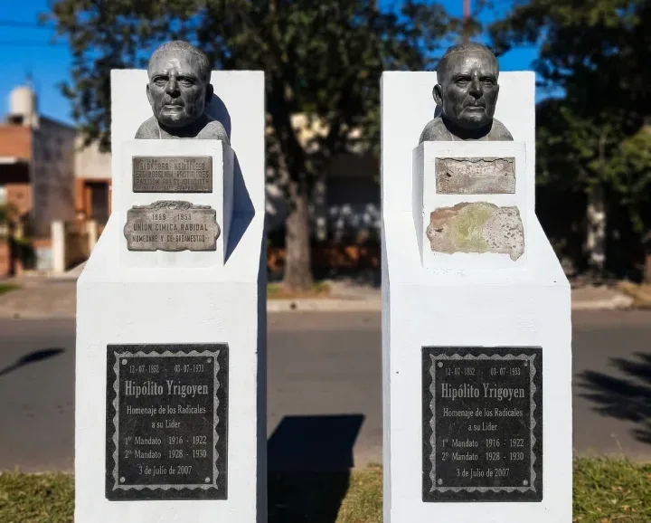 La UCR Uruguay denunció la sustracción de placas en homenaje a Hipólito Yrigoyen