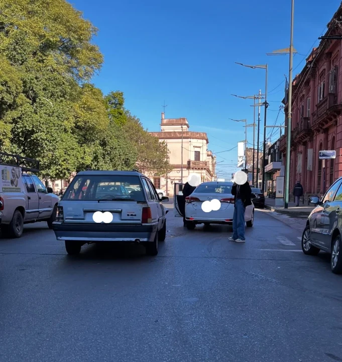 Choque entre dos vehículos en inmediaciones de Plaza Ramírez