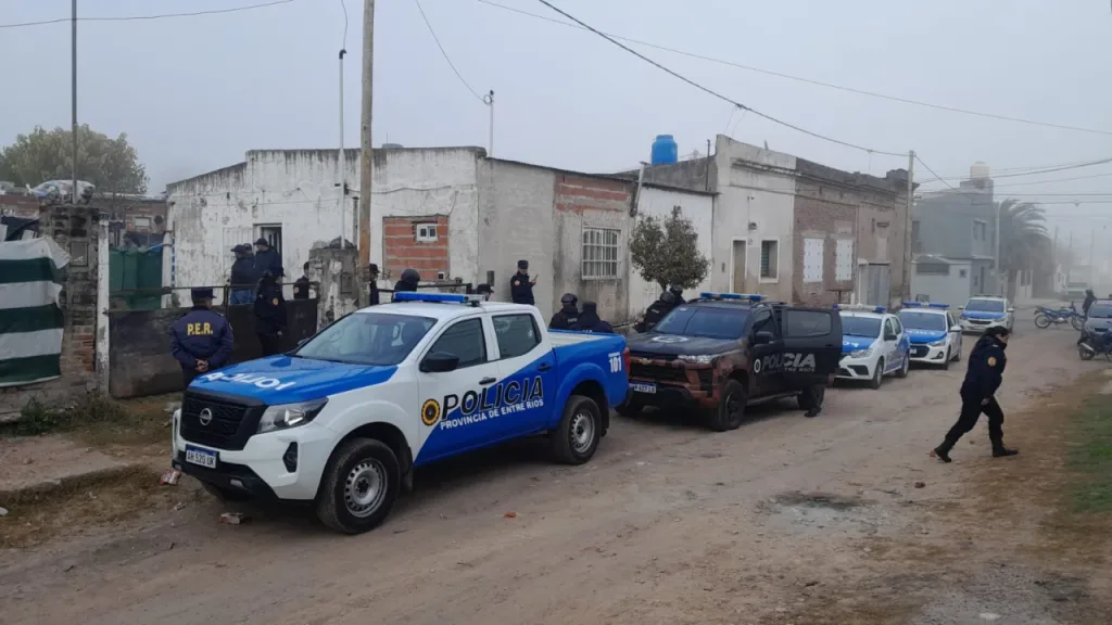 Victoria: Dos hermanos detenidos tras un allanamiento por violencia de género y agresiones a policías