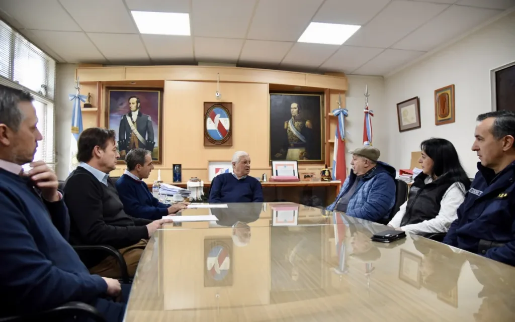 El Municipio entregó aportes a Policía y Bomberos, y analizan un plan de expansión para el cuartel