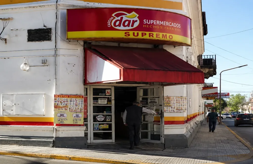 Despidieron a seis empleados de la cadena DAR tras la venta de dos supermercados en Concepción del Uruguay