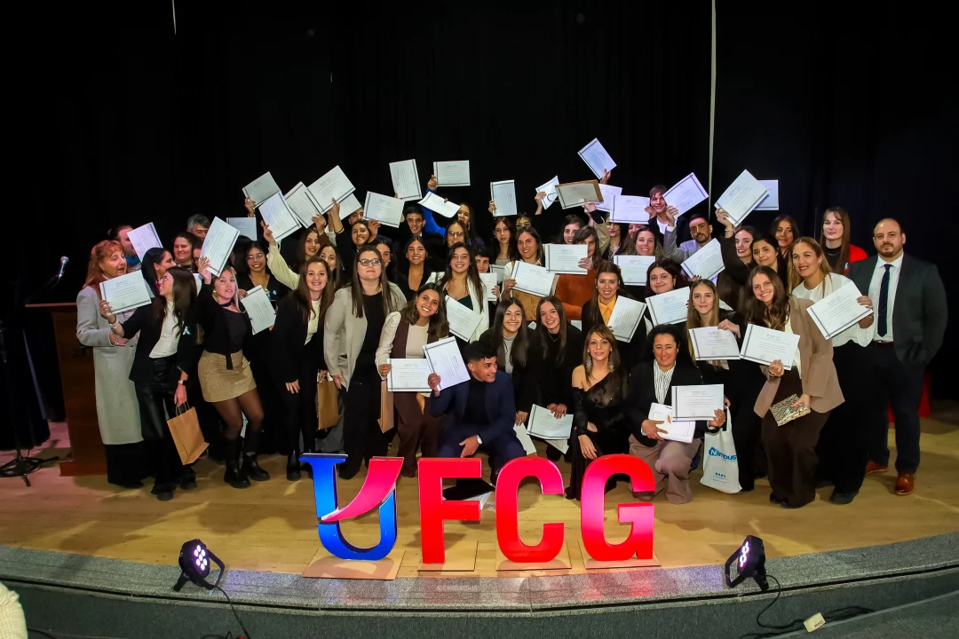 La Facultad de Ciencias de la Gestión de UADER distinguió a sus nuevos egresados en Concepción del Uruguay