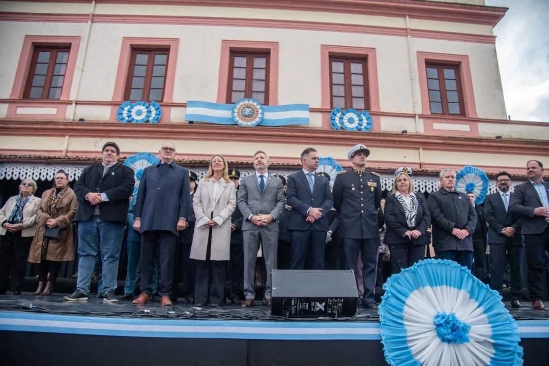 En los festejos por el 25 de Mayo, Frigerio hizo un fuerte llamado al diálogo y el consenso