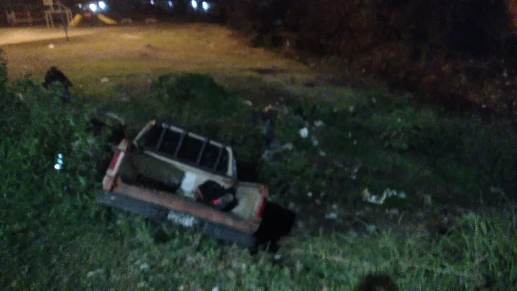 Concordia: Una camioneta cayó al Arroyo Manzores tras chocar contra el puente