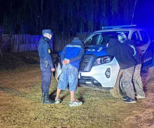 Interceptaron a tres menores armados con una “tumbera” durante un patrullaje policial
