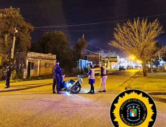 Joven detenido tras embestir a un policía al intentar evadir un control vehicular