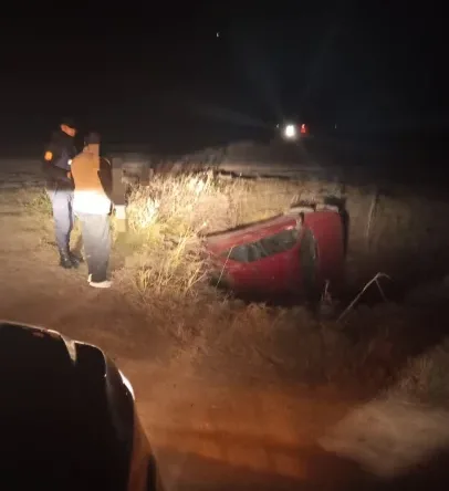 Despiste y vuelco de un automóvil en cercanías de la Autovía 18