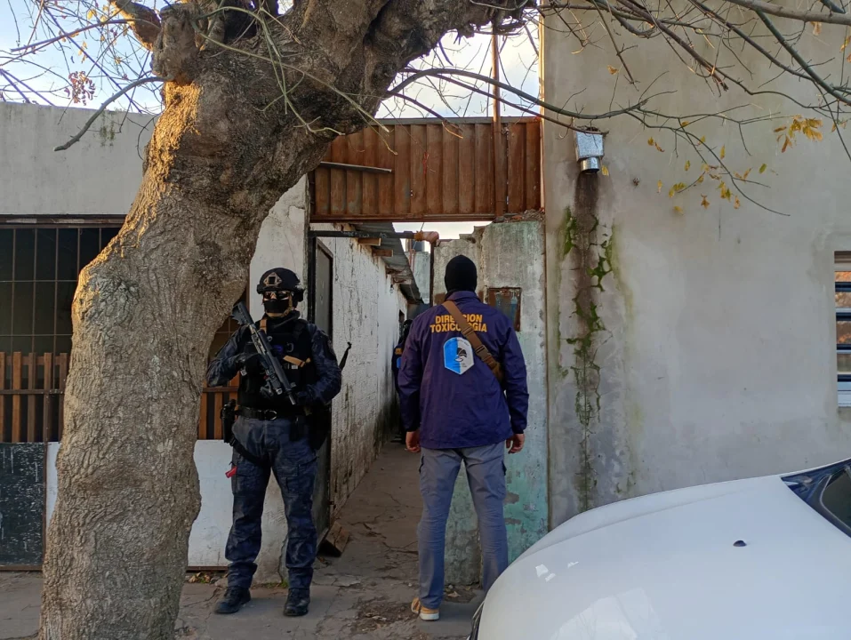 Allanamientos por narcomenudeo en Gualeguaychú: tres detenidos y secuestro de droga
