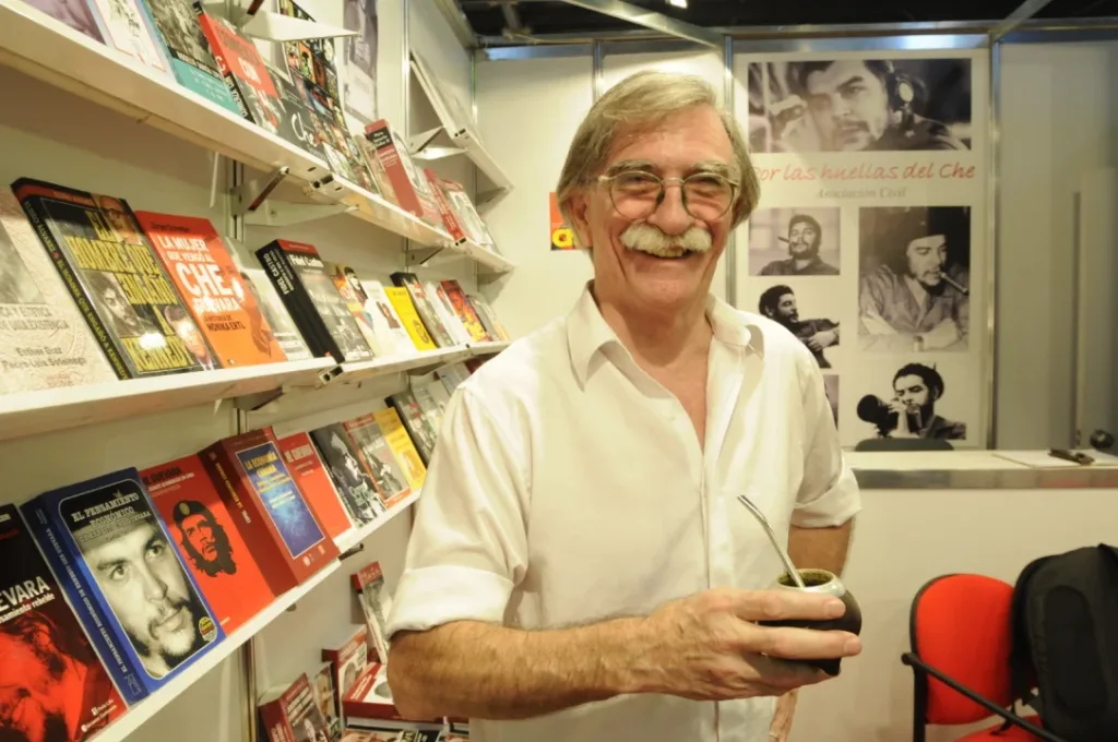 Llega a Concepción del Uruguay Juan Martín Guevara, el hermano del Che