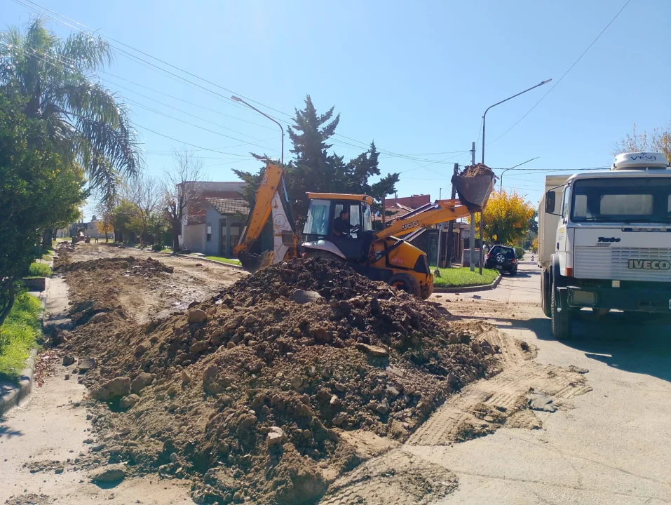 Comenzó la obra de pavimentación en Barrios La Rural y Santa Rita