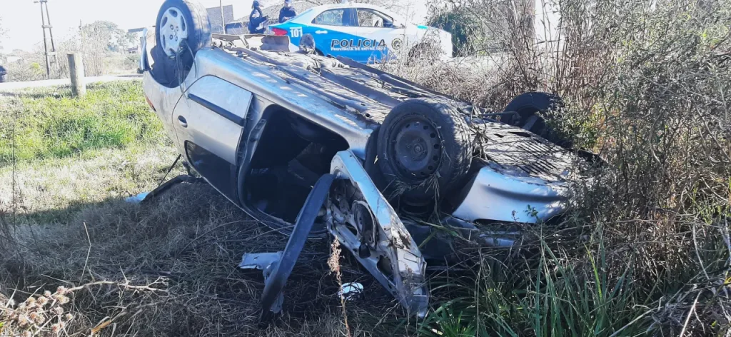 Despiste y vuelco sobre Ruta Provincial 39 a la altura del Hipódromo