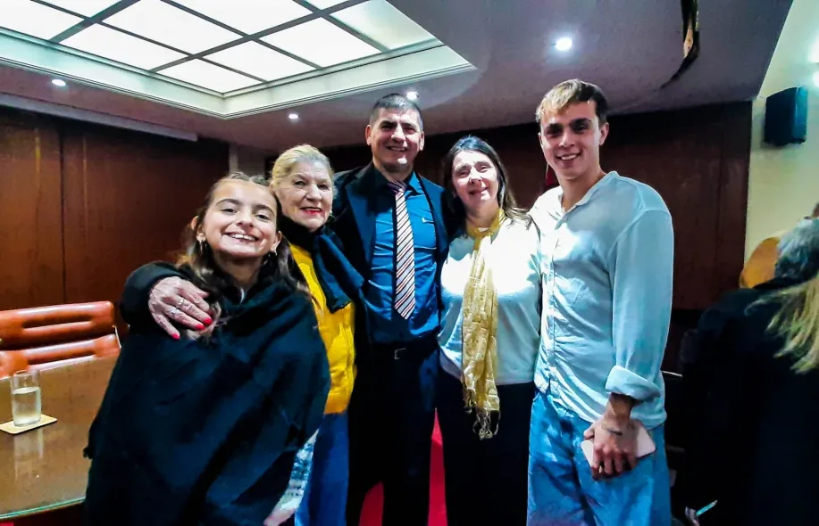 De policía a abogado: Juan Matías Morua juró y ya puede ejercer en Entre Ríos