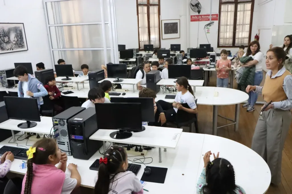 Comunidades rurales de Tala visitaron la UCU y fortalecieron vínculos con la carrera de Medicina