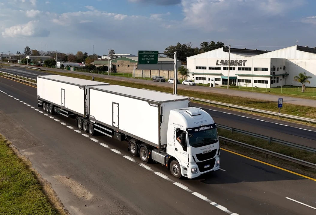 Una empresa de Concepción del Uruguay fabricó el primer bitrén térmico del país