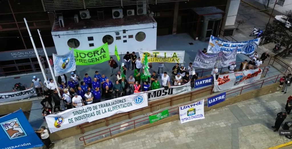 Una multitud marchó en defensa del trabajo y las familias en Concepción del Uruguay