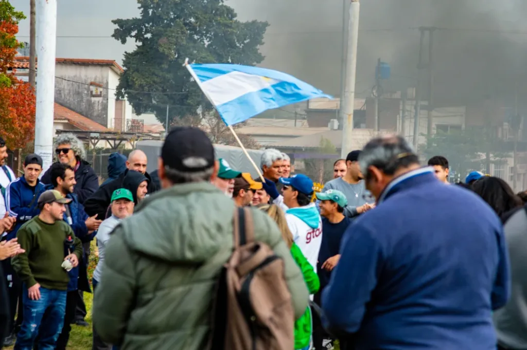 Lauritto impulsó asistencia alimentaria para trabajadores de Tres Arroyos y obtuvo respaldo unánime del Concejo