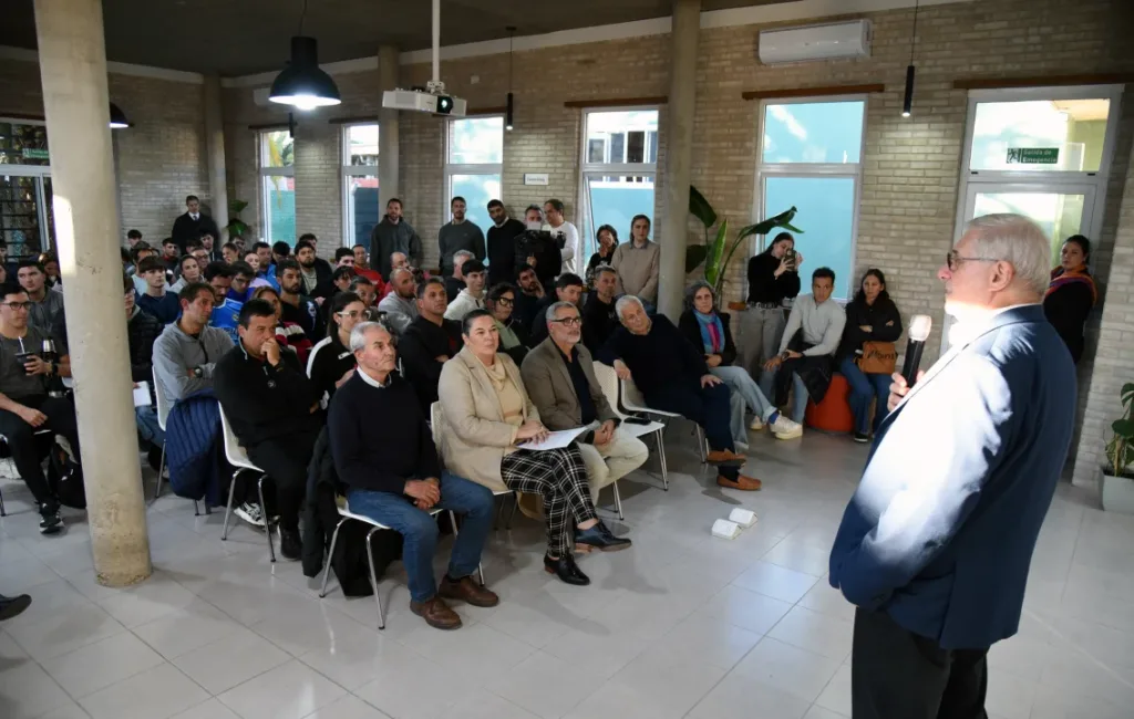 El presidente del Comité Olímpico Argentino participó de dos capacitaciones en la ciudad