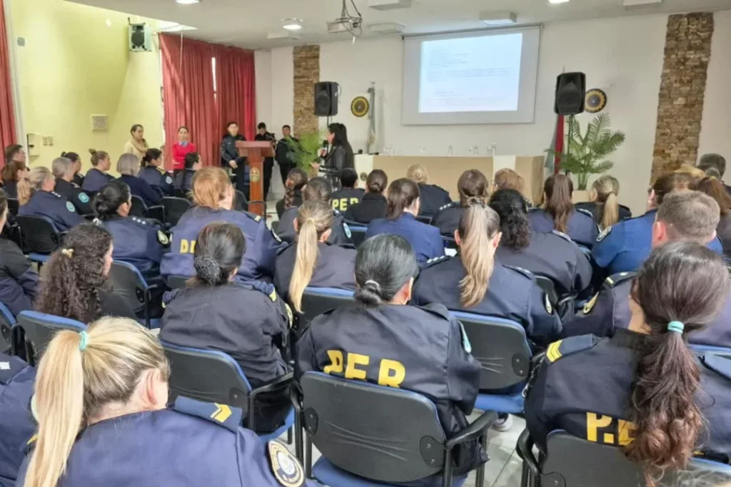 Equipos de salud de la Policía de Entre Ríos se capacitaron en prevención del suicidio