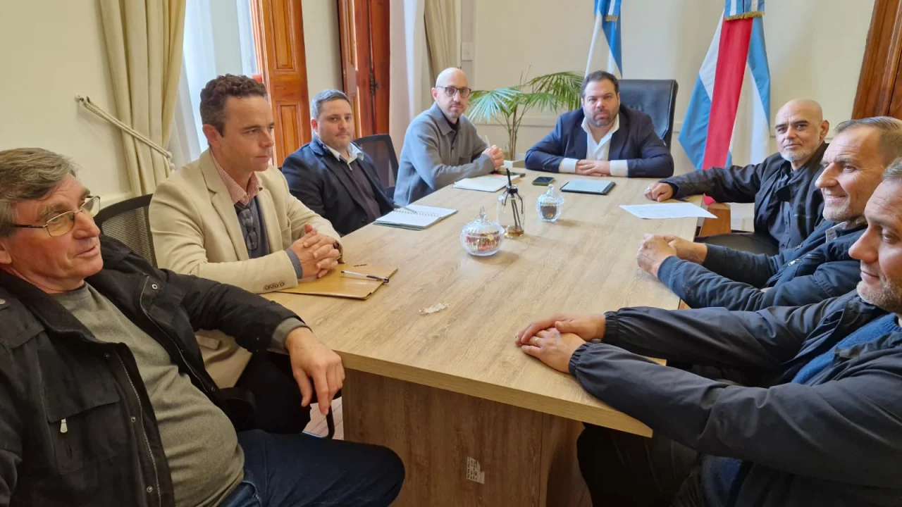 Conflicto en Granja Tres Arroyos: el Gobierno provincial anunció nuevas medidas de asistencia para los trabajadores