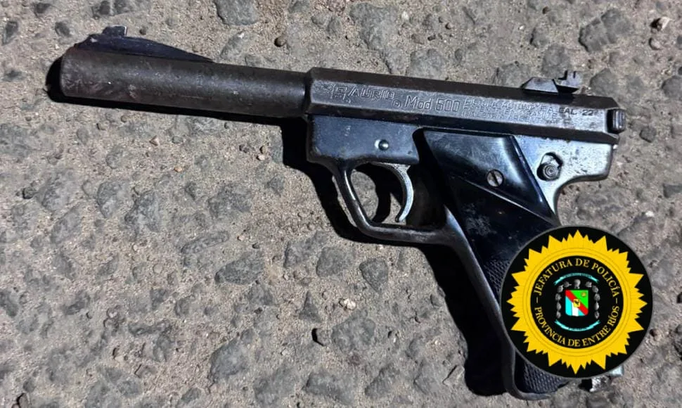 Forcejeo entre dos hombres terminó con el secuestro de un arma de fuego