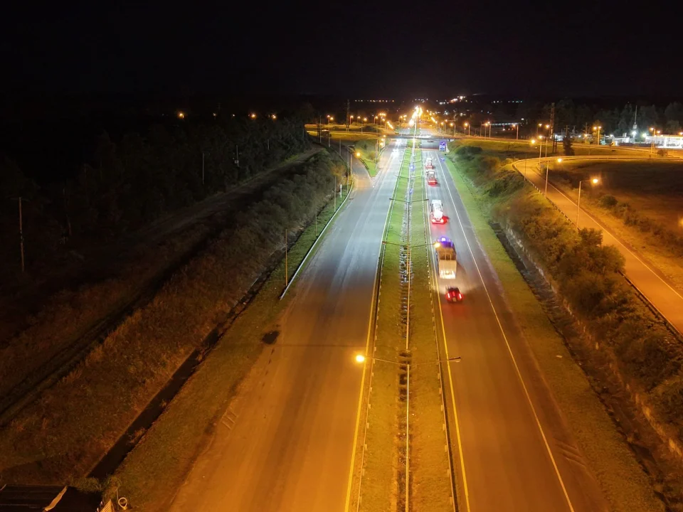 Avanzan los trabajos para mejorar la iluminación en accesos e intersecciones de la Autovía del Mercosur