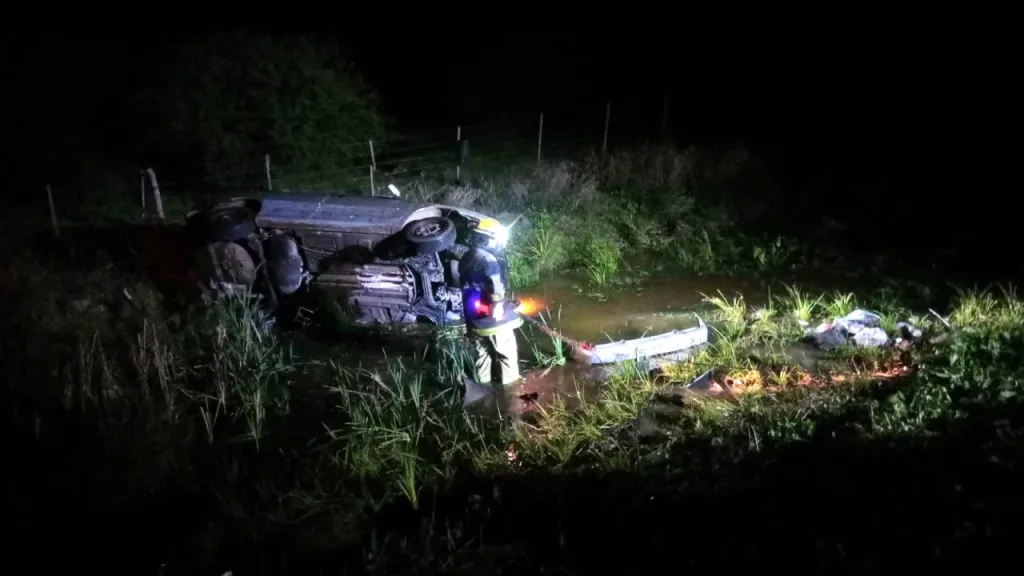 Vecino de Concepción del Uruguay volcó en la Ruta 14 y fue hospitalizado