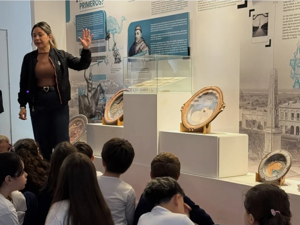 Ciclo en homenaje a Alisio: invitan a pintar cerámicas con su técnica