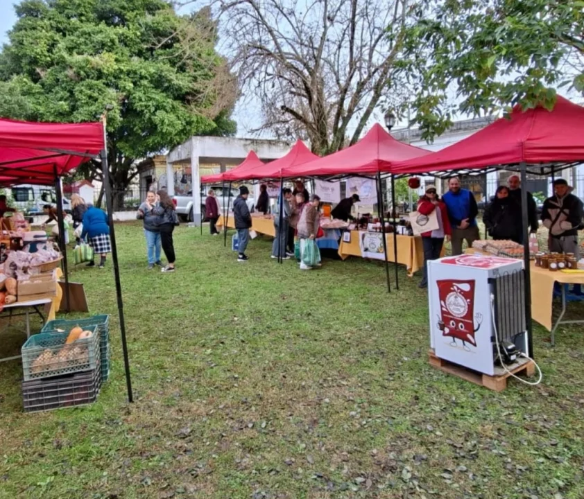 La Feria en tu Barrio tuvo una nueva edición y vuelve a Plaza Columna