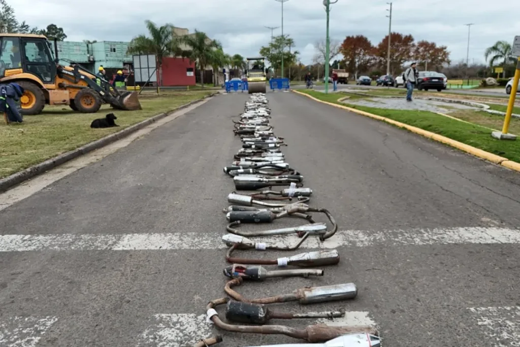 Gualeguaychú: El Gobierno destruyó más de 220 caños de escape “Las reglas están para cumplirse” afirmó Davico