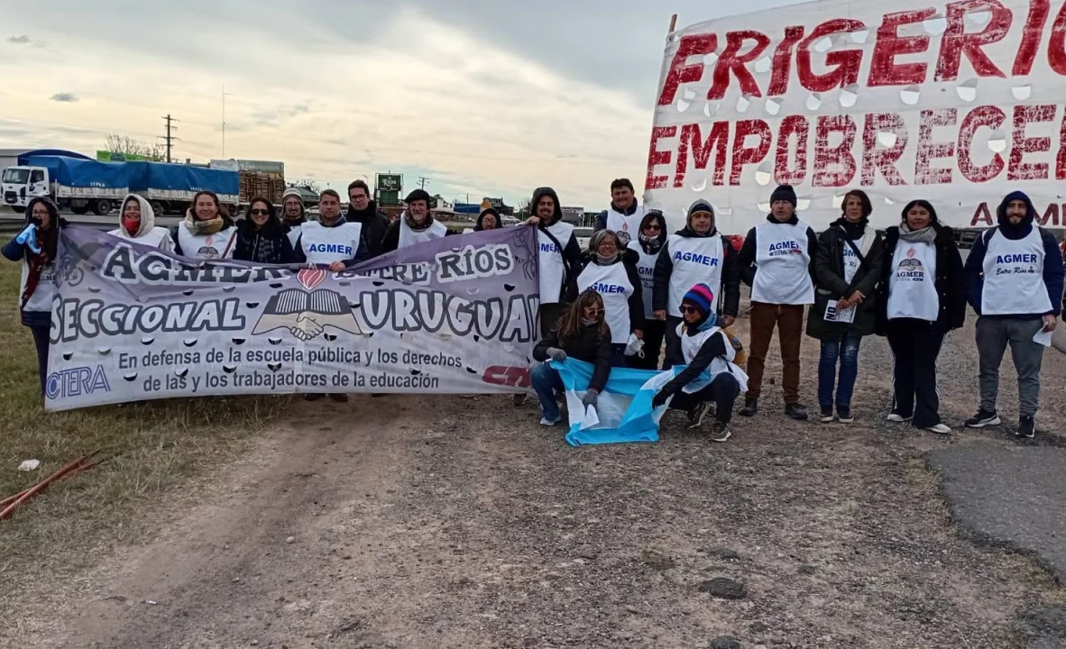 AGMER habló de un 80% de adhesión, pero el Gobierno aseguró que más del 73% de los docentes fue a trabajar