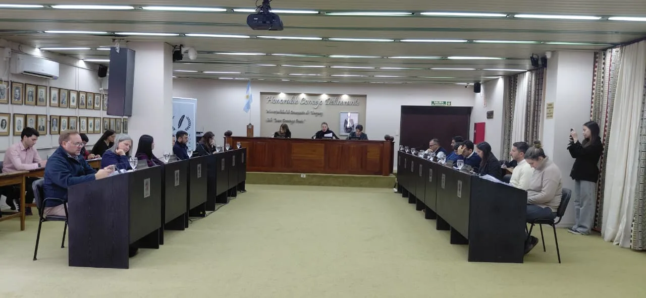 El Concejo Deliberante debatió obras en Paso Vera, el RIGI, el boleto de colectivo y la gestión de motos retenidas