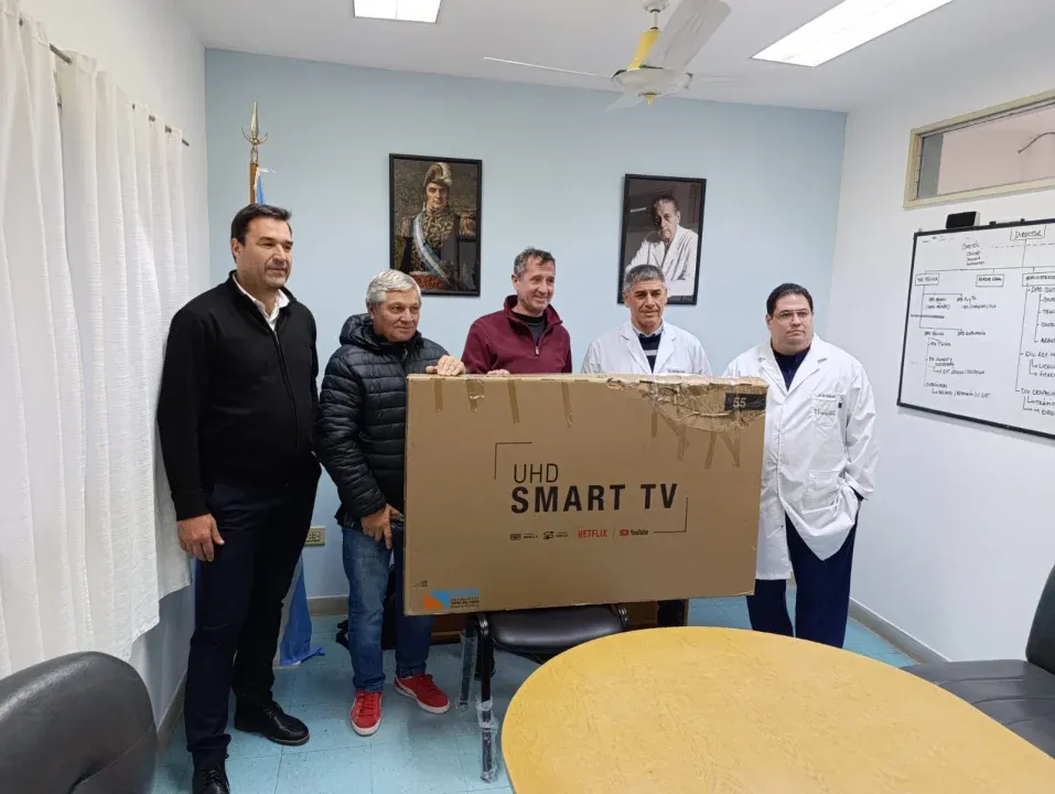 El Autódromo de Concepción del Uruguay donó un televisor LED de 55 pulgadas al Hospital Urquiza