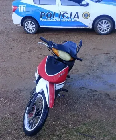 Colón: Le robaron la moto a un hombre de Concepción del Uruguay y, al recuperarla, la Policía halló un revólver oculto