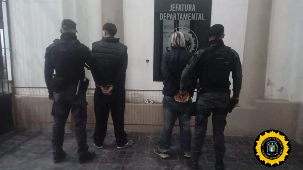 Cinco detenidos por agredir a policías y otro por violar una restricción durante los festejos en La Paz