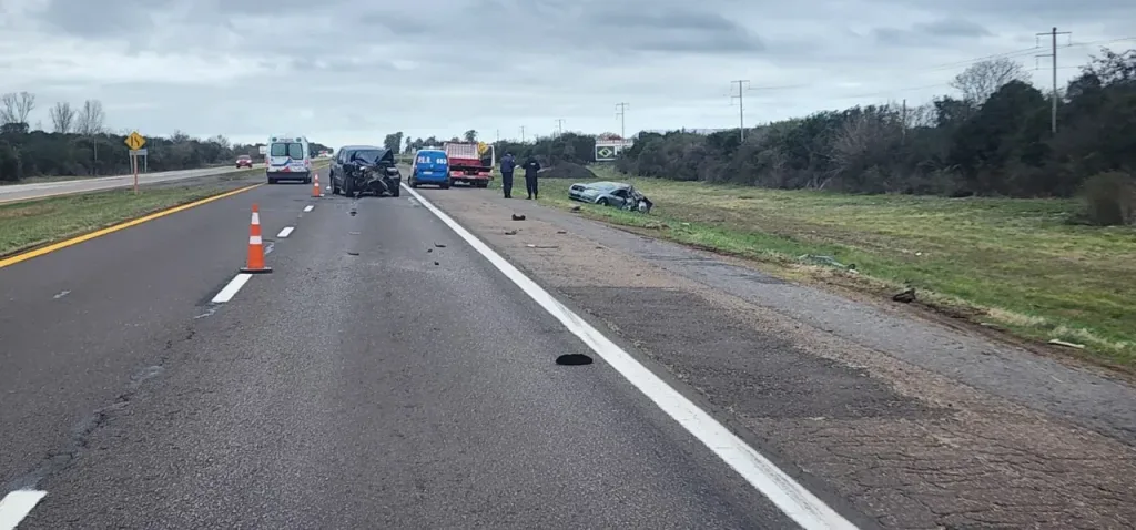 Murió un remisero tras un choque en Ruta 14: un niño sufrió una fractura de cráneo y fue derivado a Paraná